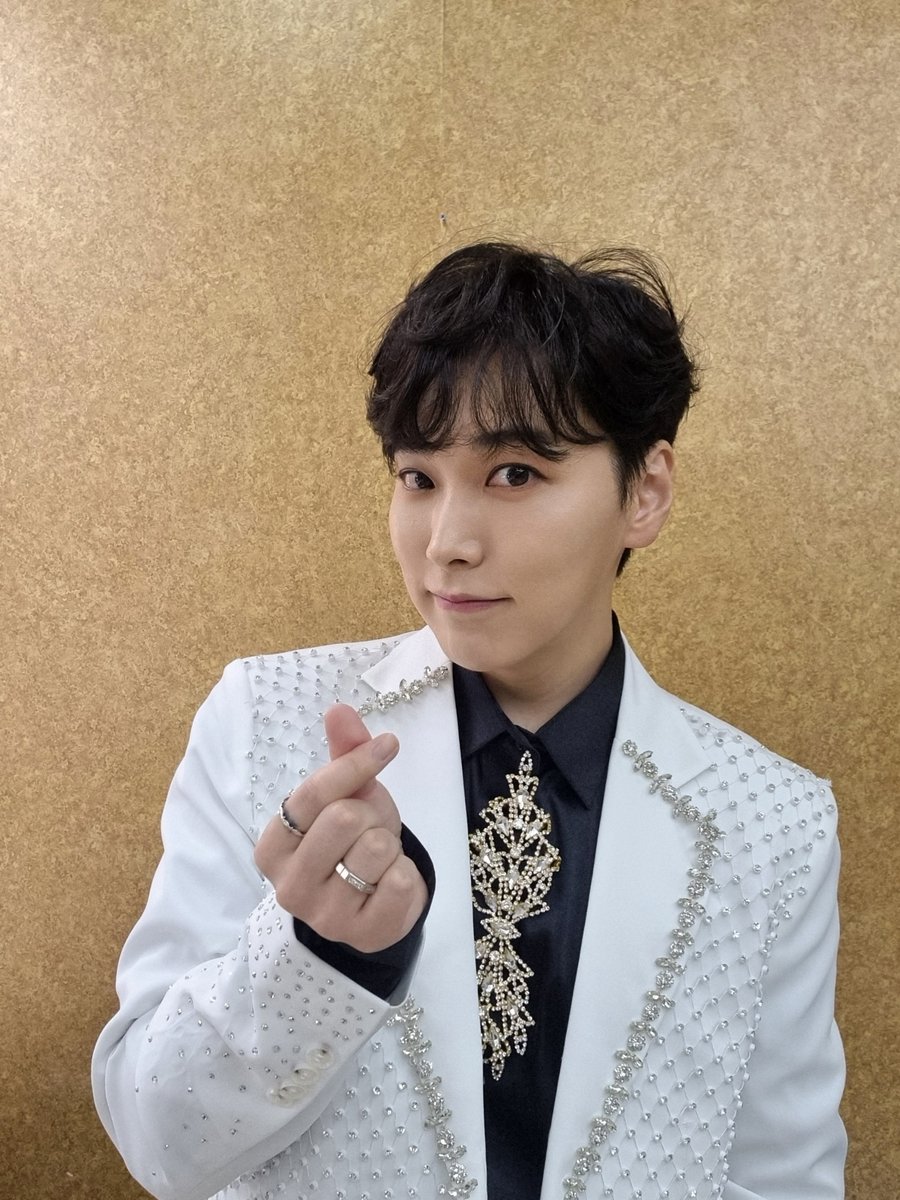 LIU_Sungmin's tweet photo. [#성민] SBS FiL·SBS M <더트롯쇼> 8:00 PM
오늘 '더트롯쇼'에 성민이 출연합니다✨
많은 응원 부탁 드립니다😀

#SUNGMIN
#SBSFiL #SBSM #더트롯쇼 https://t.co/GaWbZyS5ad