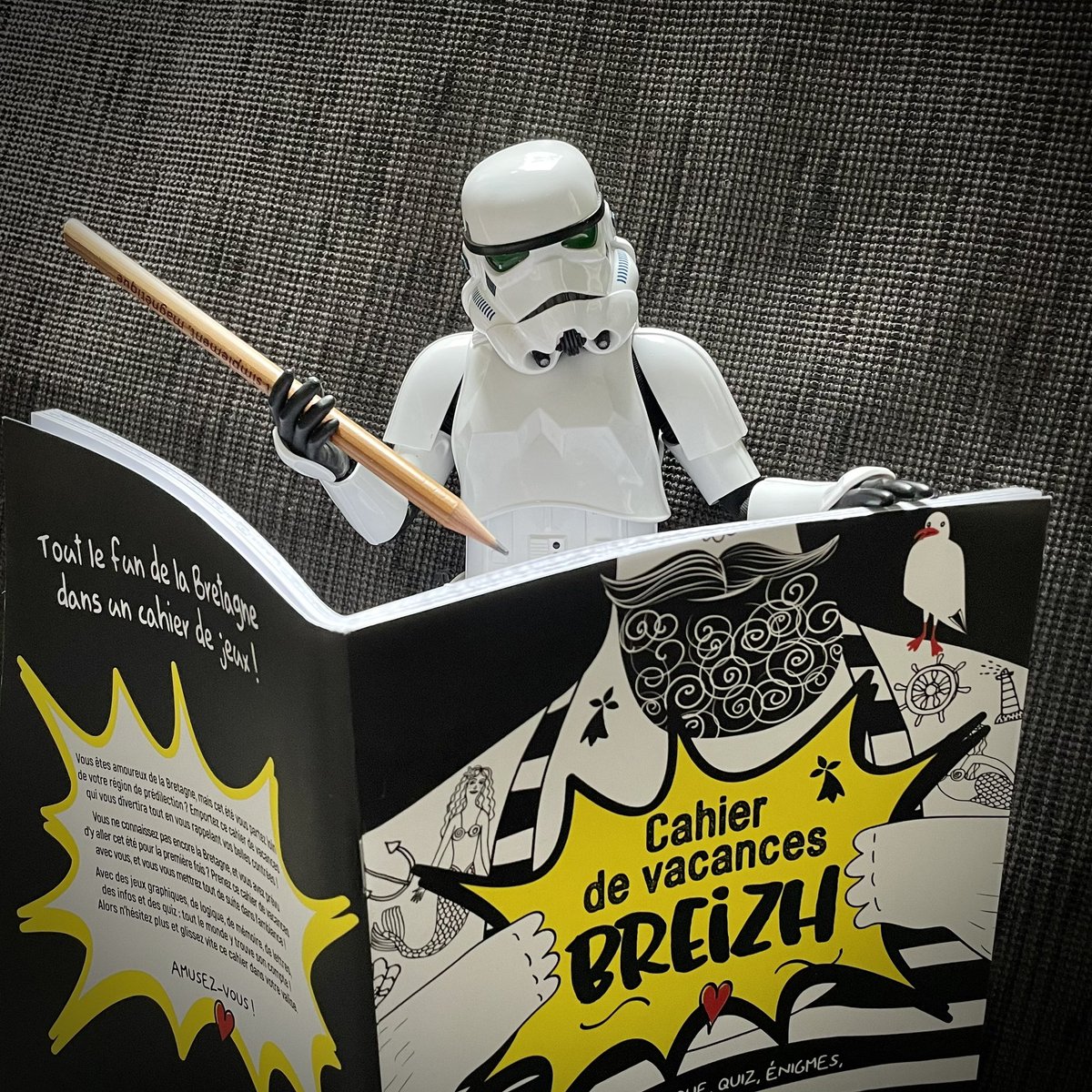 anthoatana's tweet image. Au boulot #cahierdevacances #breizh #bzh #stormy #stormtrooper #starwars #disney #hottoys #toy #toystagram #toystory #toyphotography #actionfigures