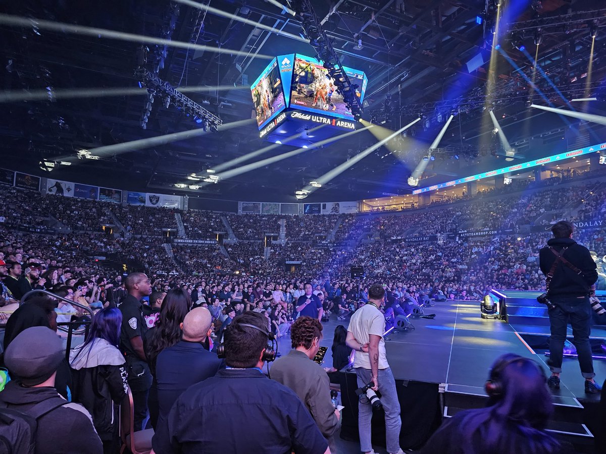 RealChrisLi's tweet photo. Thank you all so much for coming!

#Evo2023 @EVO https://t.co/fXbtWUeYG3
