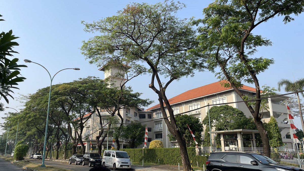 Day2 in 🇮🇩 I visited SDH, where it has so advanced curriculum based on PBL.  I wish we will collaborate with each other and it will be our first Southeast school to interact in the future.