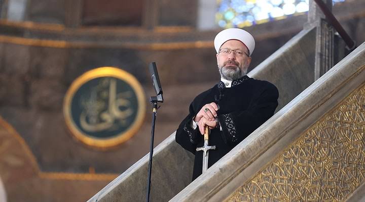 'Aydınlık bir güne başlama temennisi, 'gününüz aydın olsun' anlamındaki #günaydın sözcüğünden, yani kendi anadilinden bile rahatsız olan bir Arapsever! Sana ne be adam bizim selâmlaşmamızdan... Offf yine kaptırıp gitmişim bugün ben günaydın demişmiydim:)🙋‍♀️ Çok günaydınnn🥰