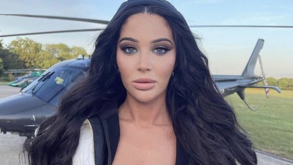 Fake Showbiz News tweet media