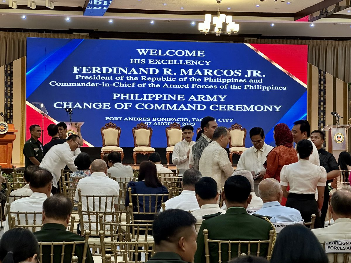 haydeesampang's tweet photo. Pres. Ferdinand Marcos Jr. will lead the Philippine Army’s change of command ceremony. 

Gen. Romeo Brawner Jr. will handover the PA leadership to Lt. Gen. Roy Galido. 

Brawner was recently appointed as AFP Chief of Staff. @FEBCNetworkNews https://t.co/UWOqPGG1Wc