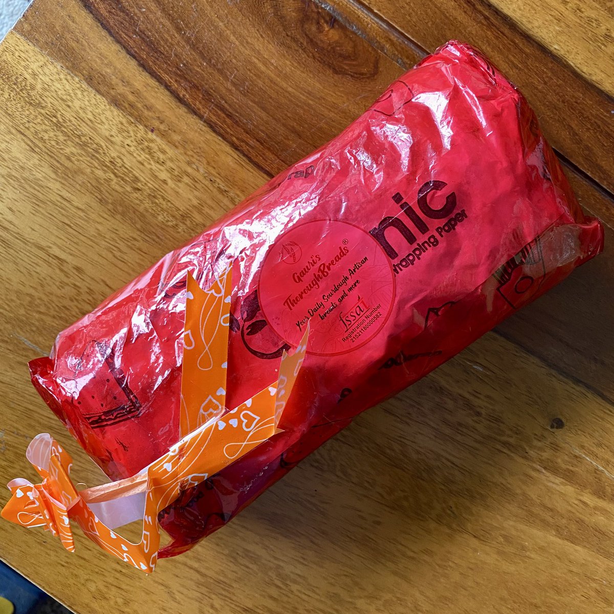 chetansabnis's tweet photo. Braided Cinnamon Loaf 🥖 A surprise parcel on Friendship Day ! Yet to dig teeth into and can’t wait.
Thank You @nitinwelde for thoughtfulness & co-ordinating delivery 🤗 and Thank you @gauripokhariyal for this awesome creation !
#FriendshipDay #FriendsonTwitter https://t.co/YU4crcUvJv