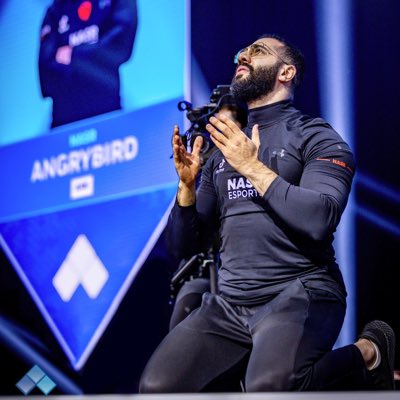 #NewProfilePic 

Thanks to <a href="/Vexanie/">Steph 📸</a>