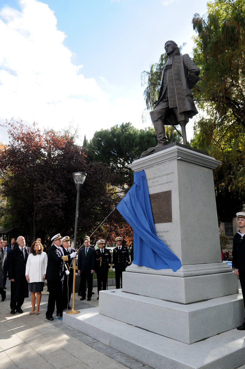 TwitteandoHE's tweet photo. Monumento a Don Blas de Lezo y Olavarrieta (Madrid). En noviembre de 2014 esta estatua costeada por suscripción popular, fue inaugurada por el rey Juan Carlos I. https://t.co/akAHSh7atL