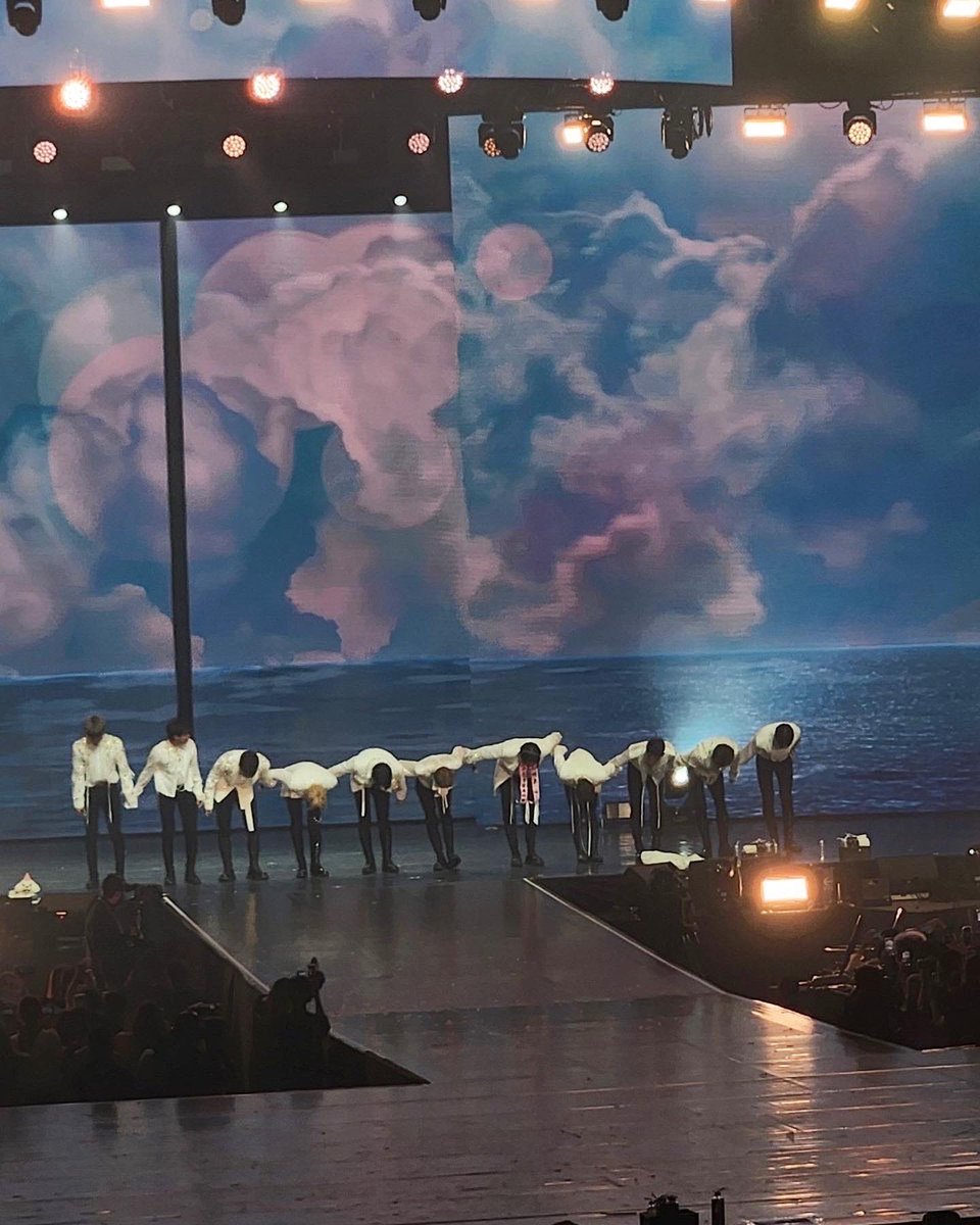ghjkmlag's tweet photo. ❤️❤️ #ZENERATIONinBKK https://t.co/BolauLPlg2