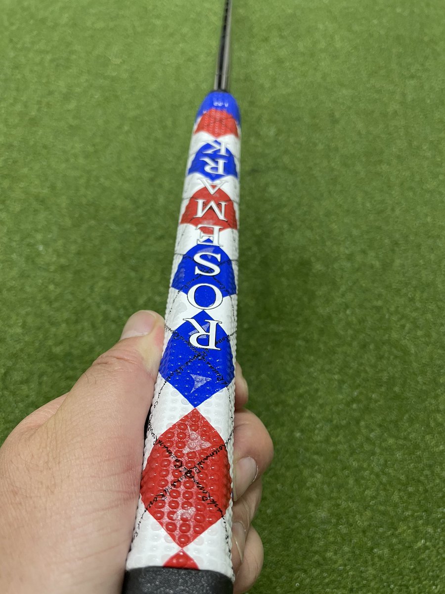 Rosemark_Japan's tweet photo. スコアの40%といわれるパター。握り心地やグリップ感はもちろん、デザインもあなたらしさを追求してみませんか？

#ローズマークグリップ #パターグリップ #パターフィッティング #リディアコ #ブルックヘンダーソン #ヘキサゴン理論 #二木ゴルフ #ヴィクトリアゴルフ https://t.co/NdS3WHLe0W