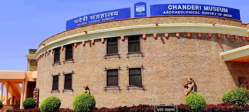 आज, #NationalHandloomDay पर देश के हैंडलूम सेक्टर (हथकरघा क्षेत्र) से जुड़े सभी हितधारकों को आत्मीय बधाई। 

मध्य प्रदेश के चंदेरी इलाके में इस क्षेत्र का एक महत्वपूर्ण अंग देखने को मिलता है, जहाँ चंदेरी कपड़ा उद्योग को बढ़ावा देने और ख़ासकर हथकरघा बुनकरों को प्रोत्साहित करने का