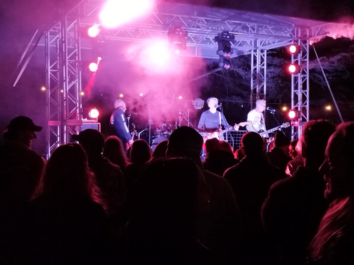 Cold nite in the Vale but <a href="/WONDERboomBand/">WONDERboom</a> and <a href="/BlackCatBonesSA/">The Black Cat Bones</a> smash it.