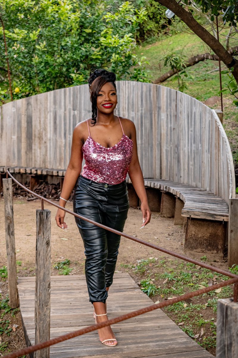 We offer self portraits on location. 

We have been having a blast. 📸🔥🙌🏽 

#Eastlondon #photography #nikonphotography #beauty #matricball