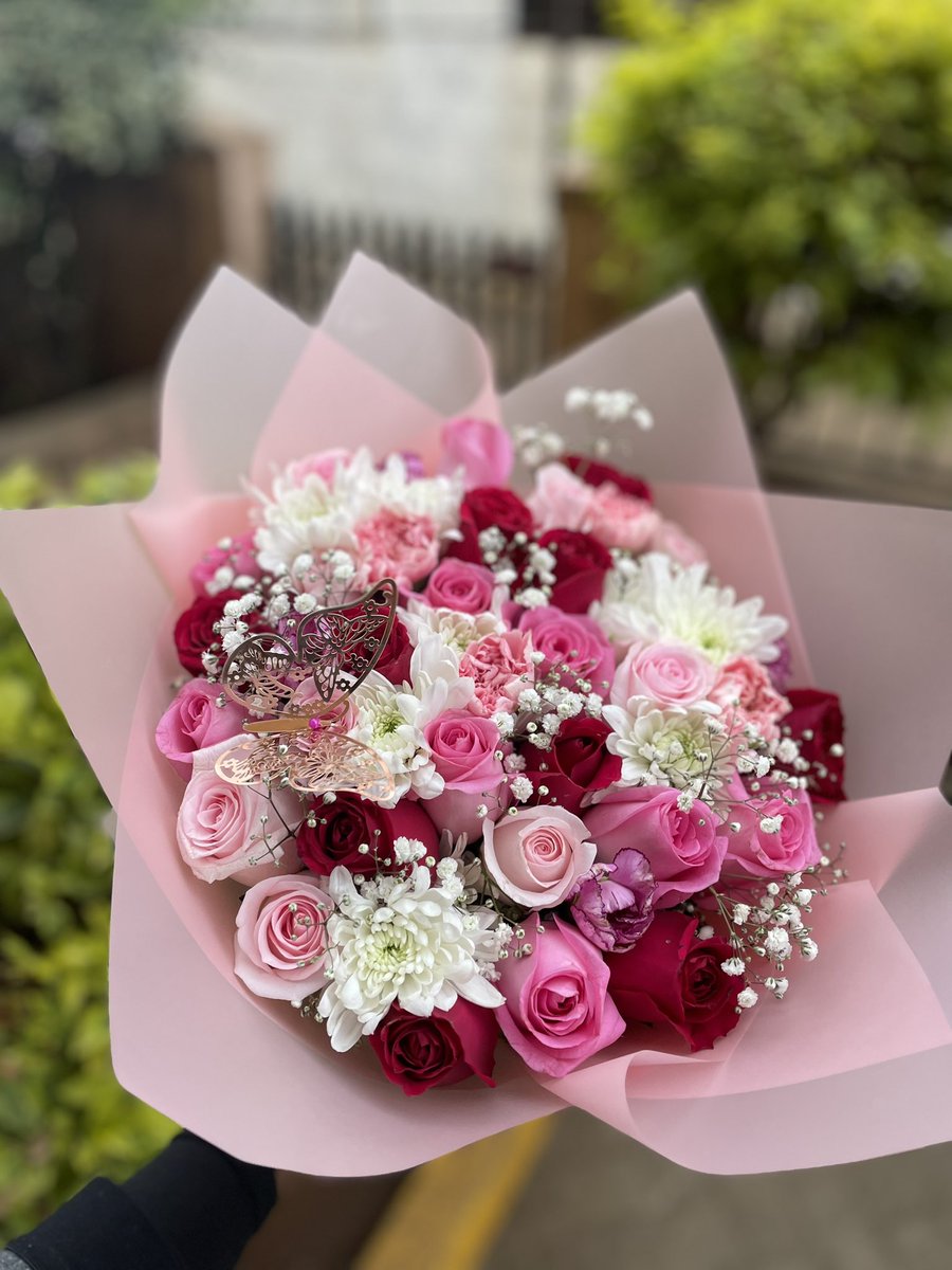 ulagifting's tweet photo. Happy New Week! 

Send over a beautiful bouquet and some word’s affirmation for the week! 🌸

Order here: https://t.co/wCSsZhkSxT https://t.co/2hcYXUB8ei