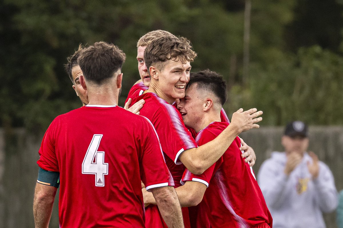 What a weekend 🔴🏆⚽️
#Heathens 

📸 @alcock_glenn
