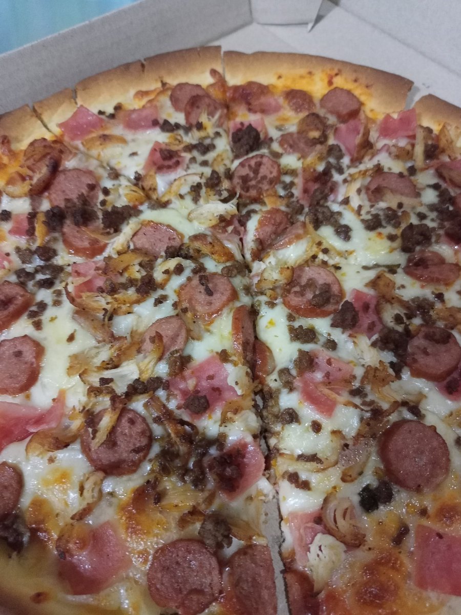 thebakeshoppeph's tweet photo. Craving for pizza? Available in #PiPayment https://t.co/OTBcFZh297
