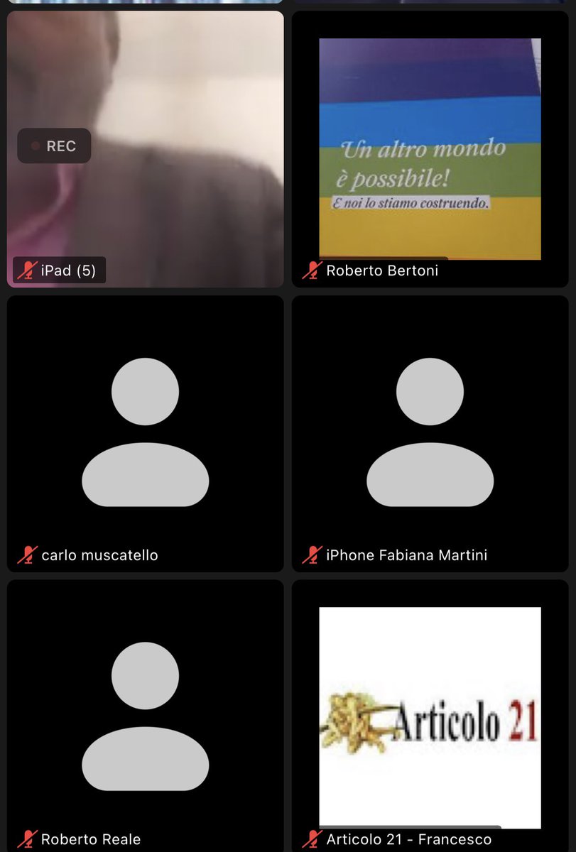 Artventuno's tweet image. Ospite dell’assemblea di @Artventuno nel consueto appuntamento del
lunedì mattina il giornalista @RobertoSaviano. In apertura il coordinatore nazionale @BeppeGoulietti ha annunciato che la nostra associazione sarà accanto a Roberto per rinnovare #scortamediatica. #iostoconSaviano