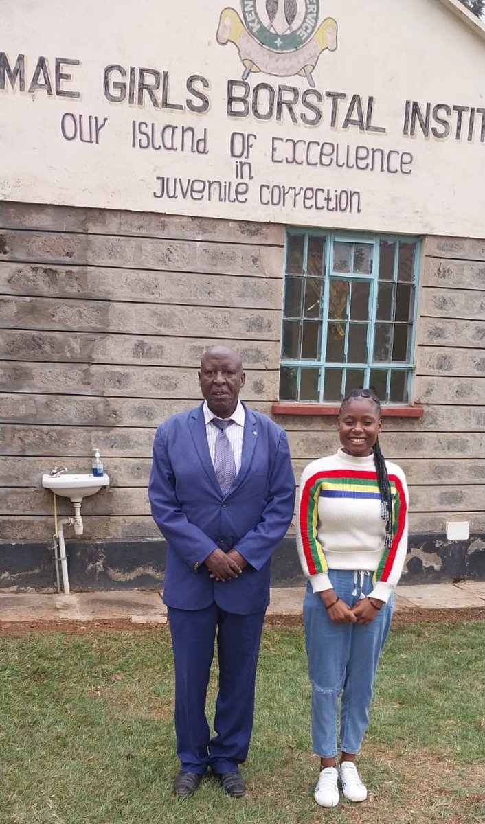 CrimeSiPoaKenya's tweet photo. Returning citizen Principal Bonventure Mukhwana accompanied our #PrisonsandReintegration Progs Manager Flavier Mwika to Kamae Girls Borstal to share his personal story that led to his incarceration and give them hope. This is what we call sharing knowledge 
@PrisonsKe https://t.co/XDXDOaUr2U