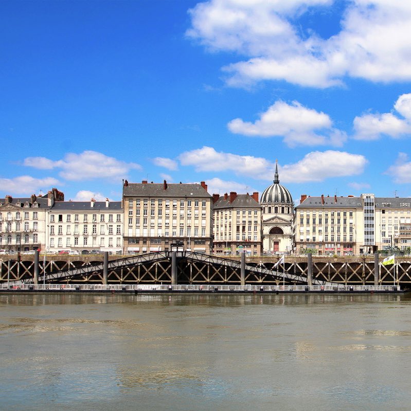 AnglicusTrans's tweet image. After what seems like months of never-ending rain, the sun is (finally) shining in Nantes ready for day two of my mandatory civics, culture and customs course. Fingers crossed it’s going to be a good day 🤞🏼