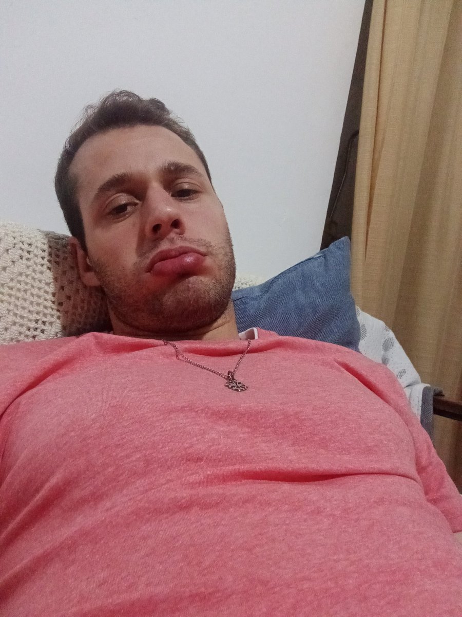 Pupescu's tweet photo. POBRE DE MÍ...
POBRE DE MÍ...

Que se han acabado las fiestas y voy a tener cagalera una semana entera.

#Findefiestas
#Villafeliche https://t.co/3RYovIiR4R