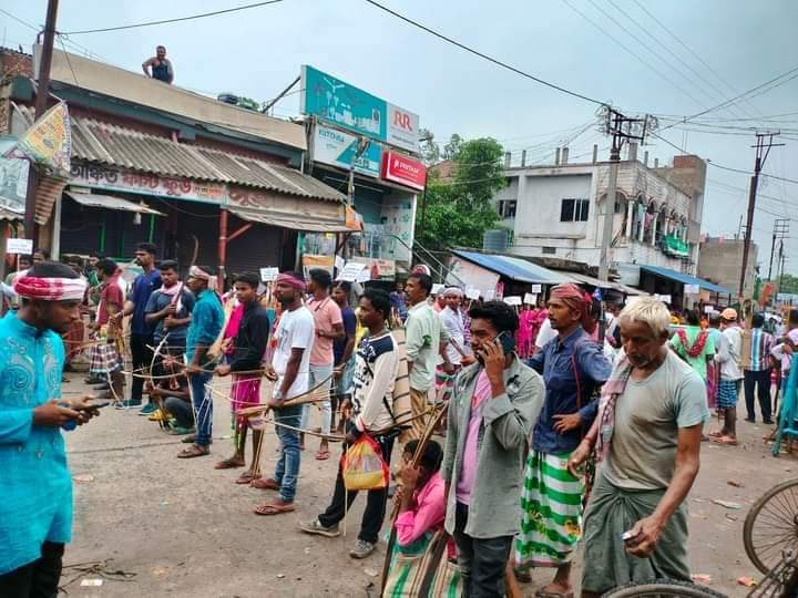 AdvAghara's tweet photo. West Bengal Malda District

Bharat Bandh 07 August 2023
#आज_भारत_बंद_है 
#7thAugBharatBandh
#कल_भारत_बंद_हैं
@PMOIndia
@WamanCMeshram
@dilu
@HansrajMeena
@TribalArmy https://t.co/yImPkmwEbU