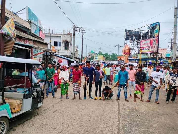 AdvAghara's tweet photo. West Bengal Malda District

Bharat Bandh 07 August 2023
#आज_भारत_बंद_है 
#7thAugBharatBandh
#कल_भारत_बंद_हैं
@PMOIndia
@WamanCMeshram
@dilu
@HansrajMeena
@TribalArmy https://t.co/yImPkmwEbU
