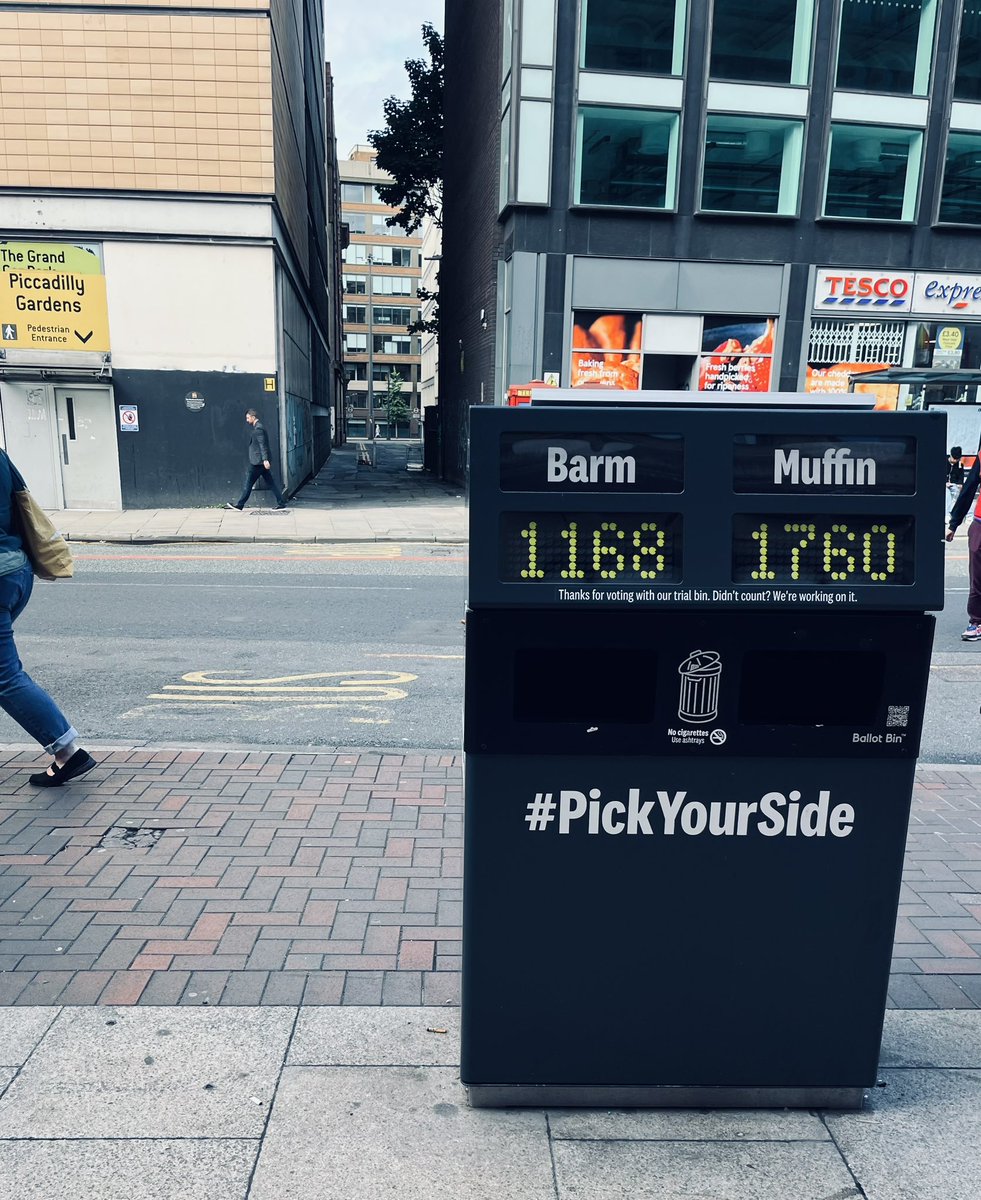 ZoeDAttwood's tweet image. Todays burning question on the streets of Manchester #barm #PickYourSide