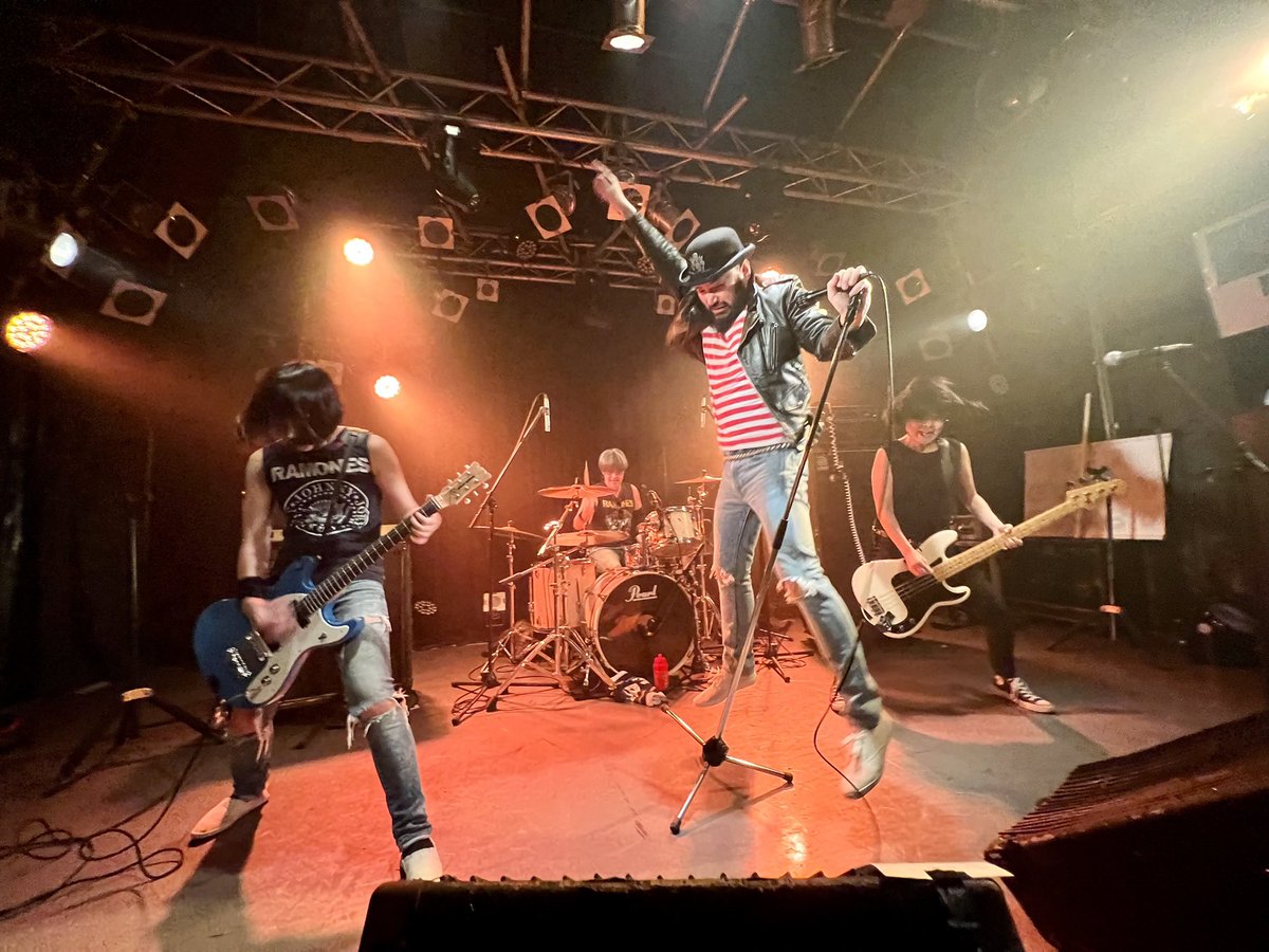 ajitomaster's tweet photo. 今度の日曜日は、市川RAMONES夏の2連戦の2戦目、蒲田NewEight!前売絶賛受付中!連絡待つ!そして今宵もAJITOはみなさまのご来店お待ちしております!
#tsugio55thbirthdaybash #市川ramones #ichikawaramones #ramones #ラモーンズ #standbarajito #ajito #clashpromgirl #havenots #jettsett https://t.co/suKhRrd14w