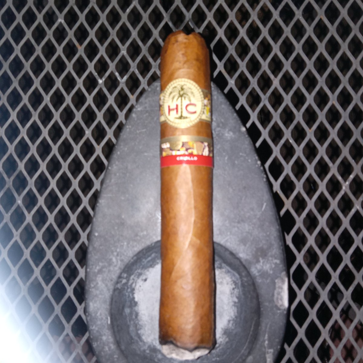 mobarbq's tweet photo. HC Series Criollo Toro Grande. #cigars #havanacollection
#nicaraguanshadegrownwrapper
#honduranandnicaraguanfillers
#0dark30 https://t.co/iKyaFWYr8f