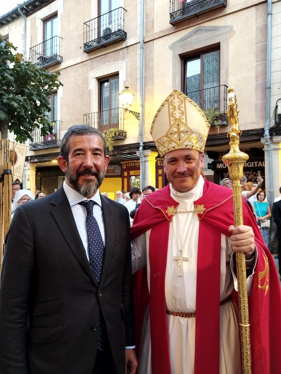 FundacAntezana's tweet photo. Ayer celebramos  la fiesta de los patronos de Alcalá de Henares, los Santos Niños, y la #FundacióndeAntezana lo quiso celebrar por todo lo alto con un altar dedicado a los santos Justo y Pastor #FundacióndeAntezana desde 1483 #AlcaláEnamora #AlcaládeHenares #Spain https://t.co/QEZMgM8Vtn