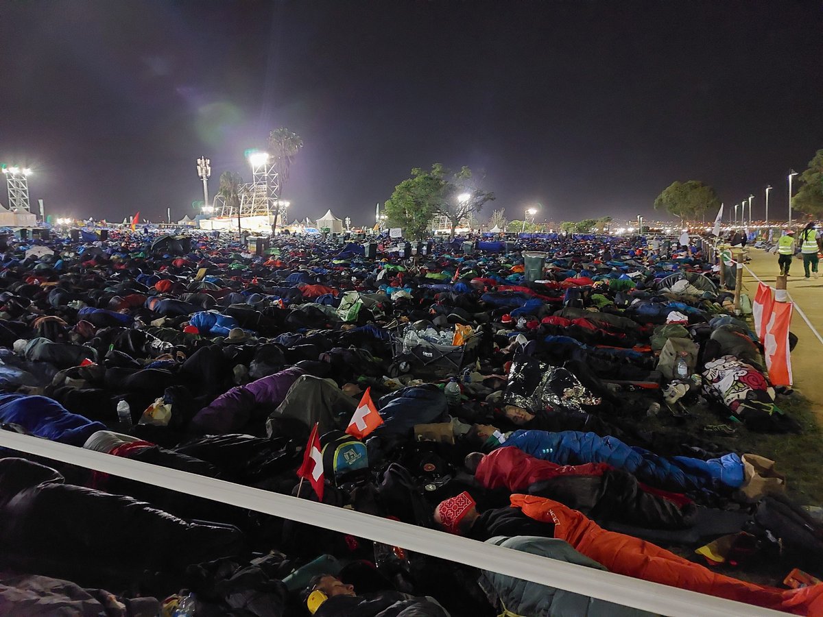Hemiba_'s tweet photo. @VudatNation This was huge, lots of examples like this one, 1.5 million gathered together and there wasn't a single problem, we walk together, prayed together, slept together under the stars, sing together, laughed and cried (of joy ofc) together.
An event of a lifetime! https://t.co/zzH3G9Tflc