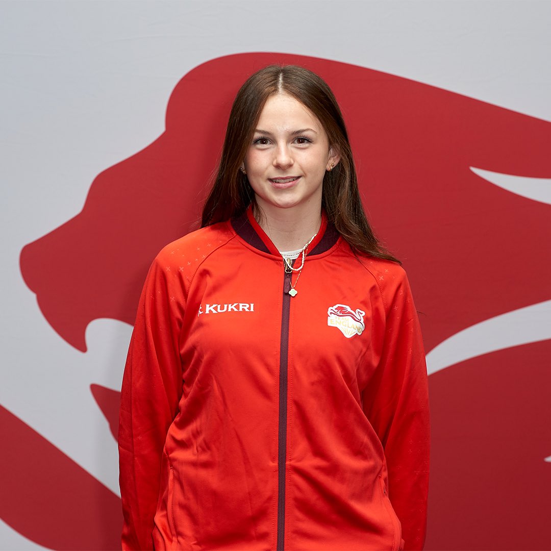 🏴󠁧󠁢󠁥󠁮󠁧󠁿 Great job from Hannah Bowley last night, coming 4th in the 200m Breaststroke at the Commonwealth Youth Games while representing @TeamEngland