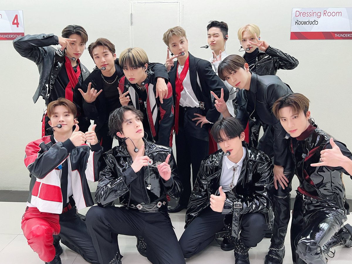 jichangemin's tweet photo. ZENERATION day 1 in Bangkok  performance are  pefectly complete. Thank you for making today a gift-like day. Please enjoy the 2nd of Zeneration passionately! https://t.co/bN1qPyDvHD