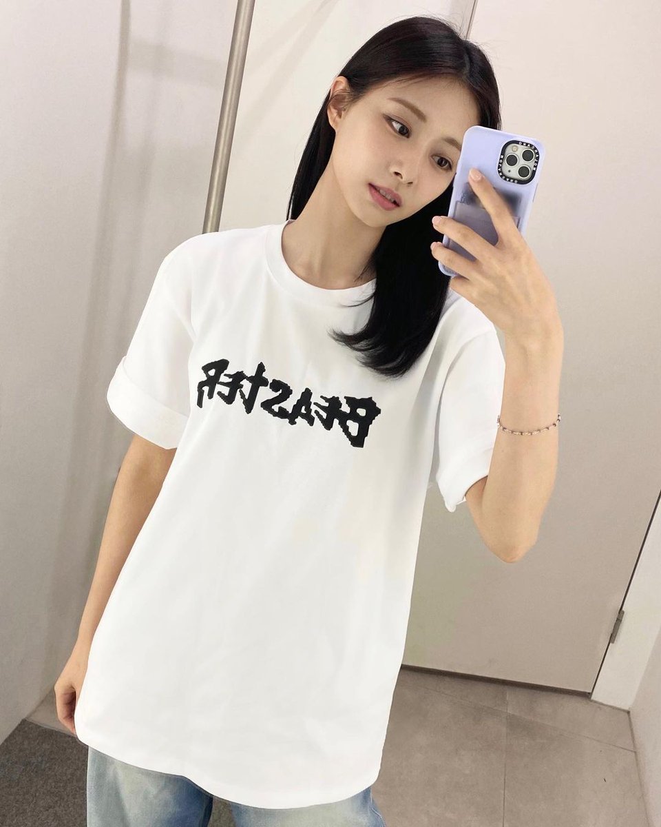 simp4twicee's tweet photo. hOOOOOOY ANG POGIIIIII????? https://t.co/vNYztCHVL6