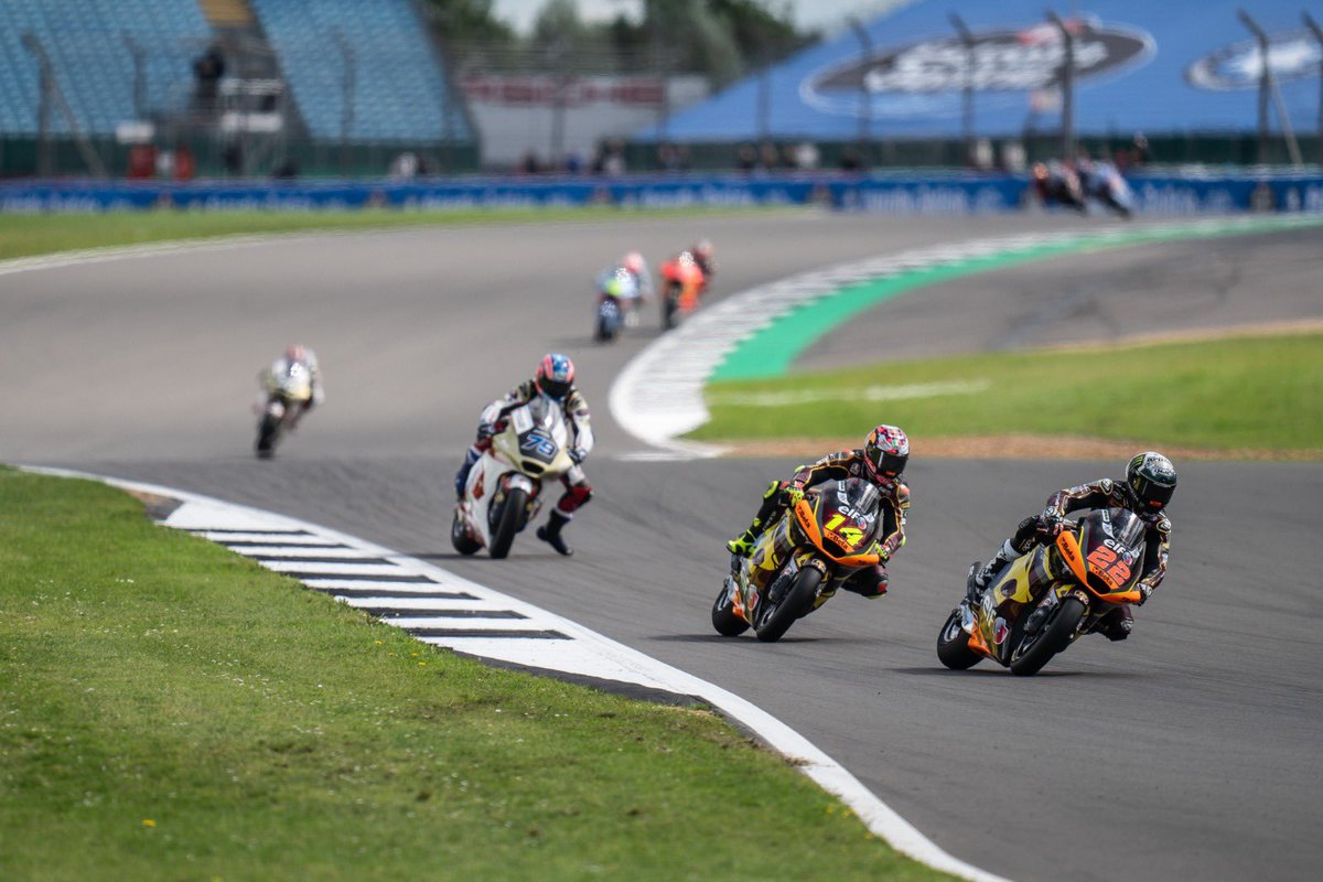 Sam Lowes tweet media