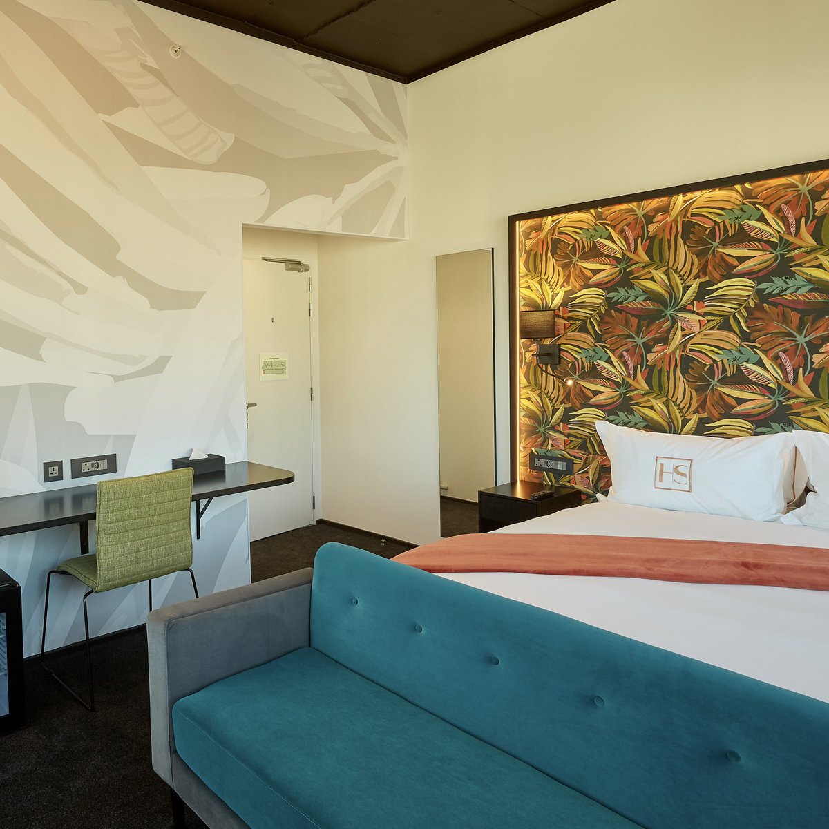 Hotel Sky tweet media