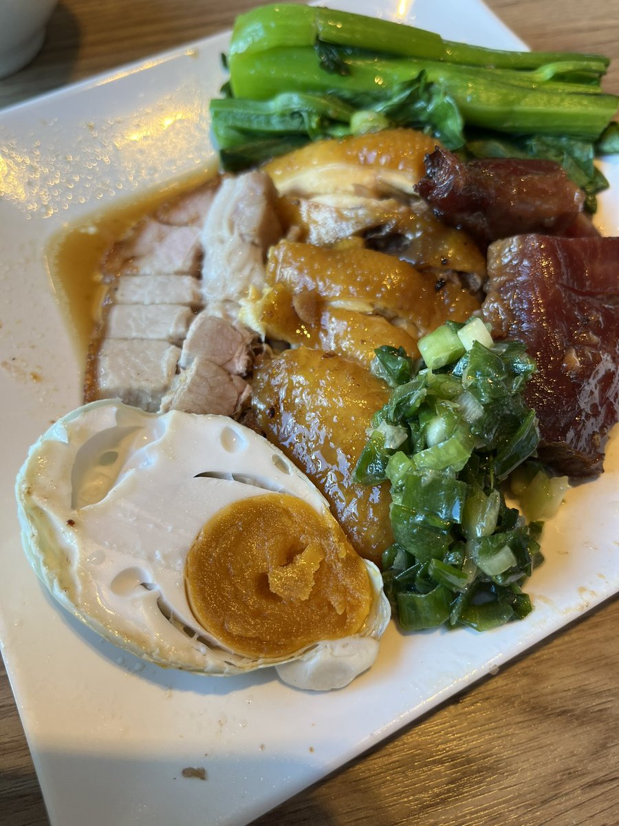 daneeeats's tweet photo. First things first 🇭🇰🇭🇰🇭🇰 perfect combo 😋

#daneeeats
#hongkong
#hongkongeats
#hongkongfood
#HKeats
#foodie https://t.co/H3rsQxOwNX