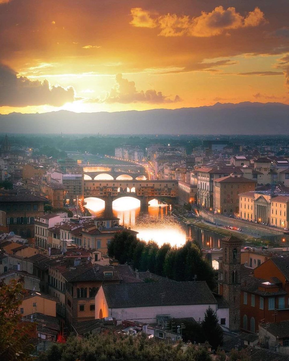 🌤⛅Wonderful view of Florencja in Italy 🌤⛅☀️ 🍃🌻🍃Good New week for all🍃🌻🍃