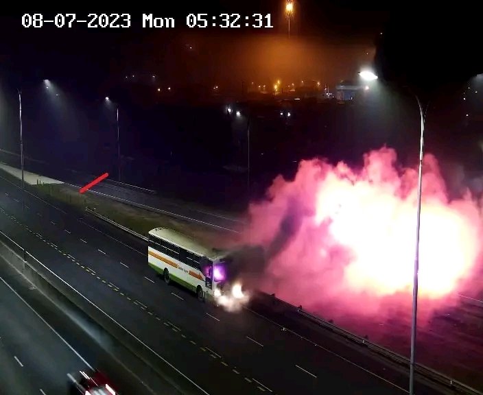 MDNnewss's tweet image. Cape Town Taxi Strike.

#TaxiStrike #SANTACO