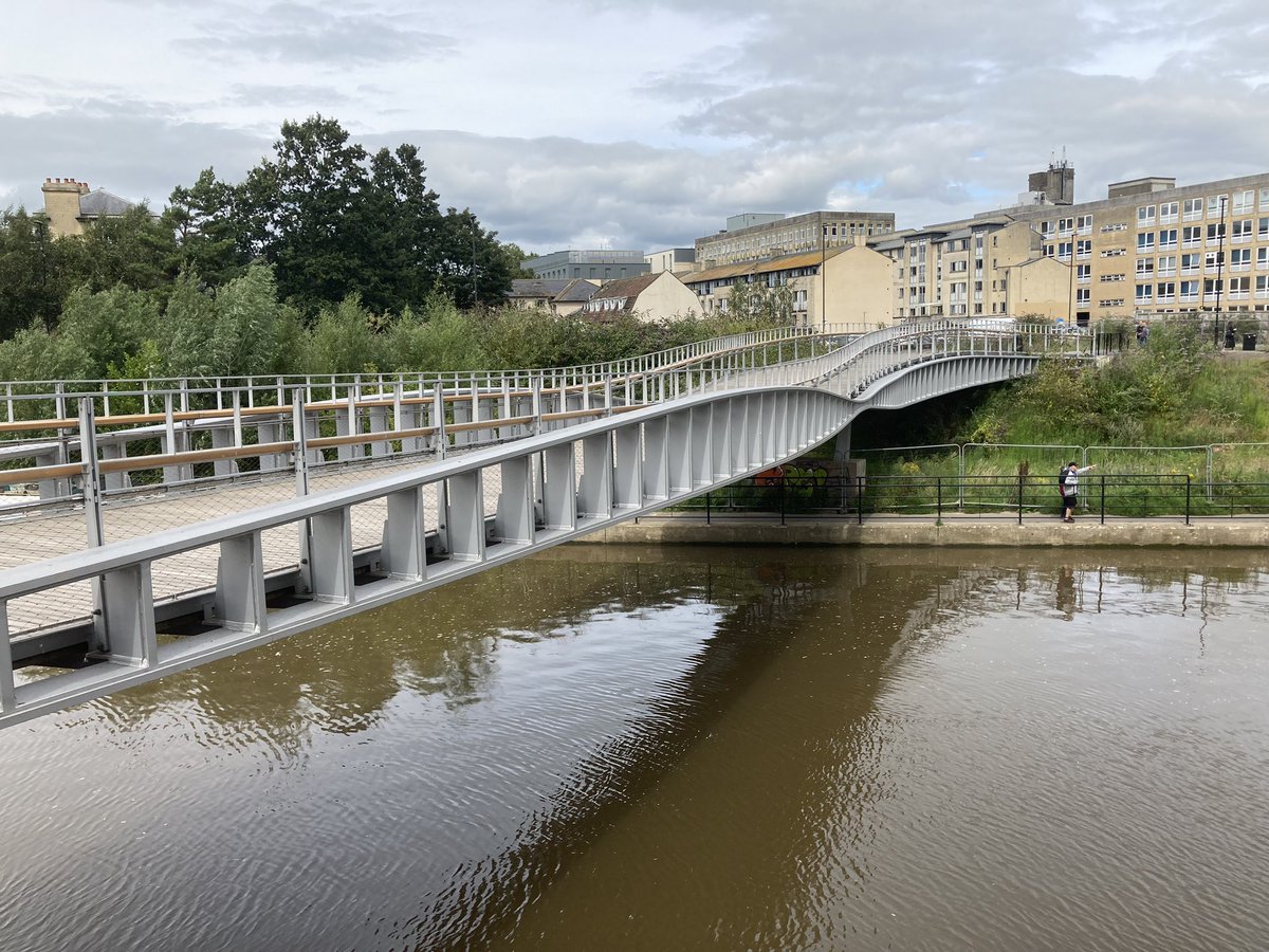 Took a look at Bath Quays footbridge at the weekend. Not quite the result I anticipated from the renders and pretty disappointing; the handrail lacked elegance and I found the offset of the main pier disconcerting to the overall balance of the bridge.

mimram.com/en/?project=pa…