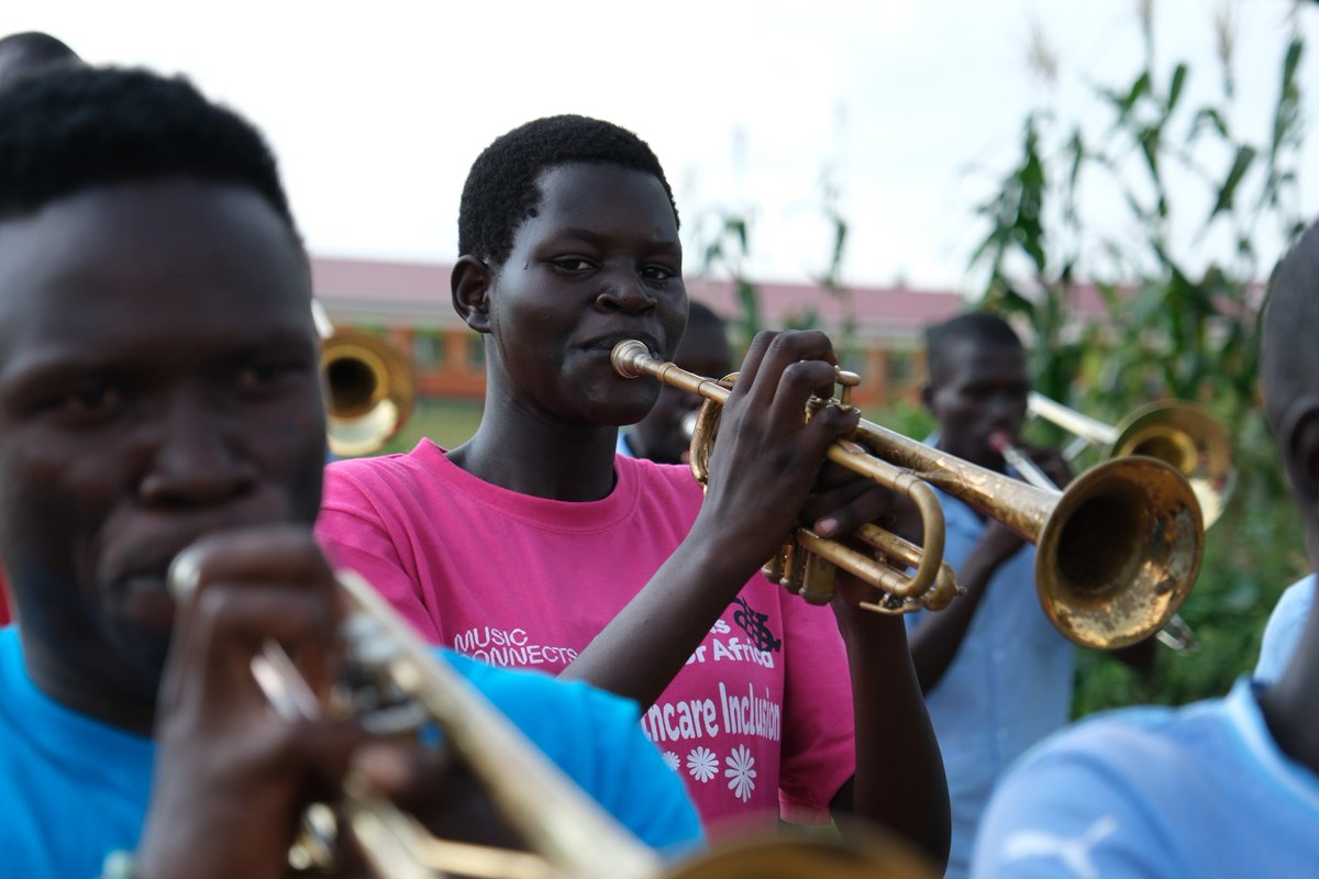 Girls in BidiBidi Refugee Settlement in Yumbe district (North Uganda) often drop out of school when they start their menstruation and lack of sanitary pads.

Read how Brass for Africa in partnership with Music Connects is tackling menstrual hygiene issues.👇🏿

📷 Annette Davidson