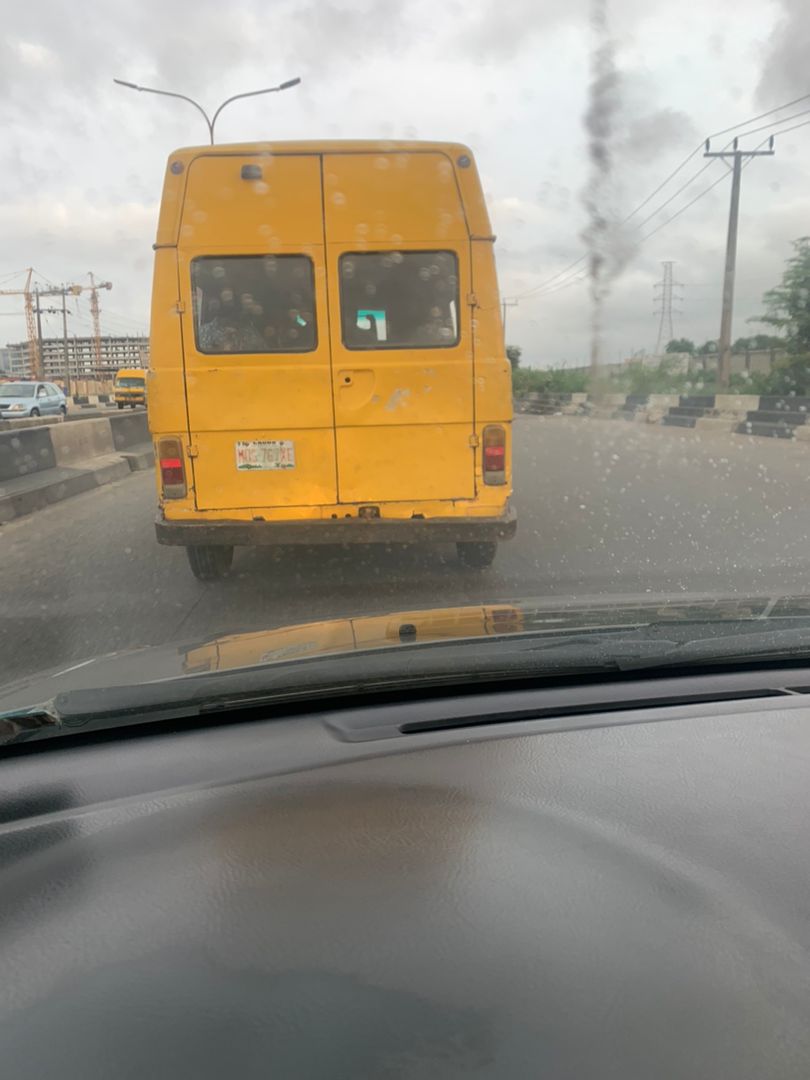 An hit and run bus driver with plate number:Lagos Mus 761 KE just damaged this Corolla car at Osborne way this morning,he further threatened to kill the car owner if she doesn't leave his wat