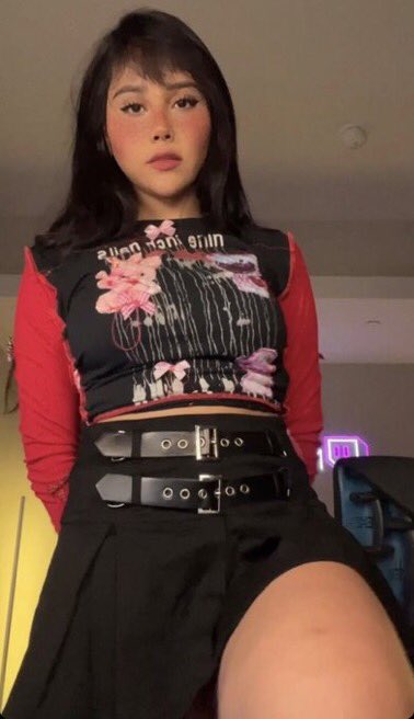 <a href="/QU33NN1COLE/">𝙌𝙪𝙚𝙚𝙣 𝙉𝙞𝙘𝙤𝙡𝙚</a> he’s slowly falling deep into his romance loving state of being abused