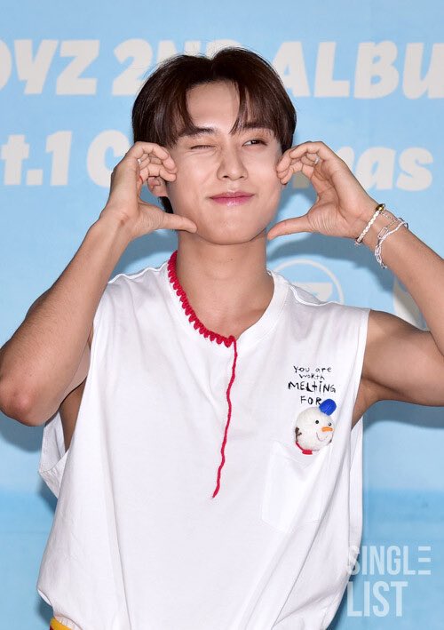 joahaejacob's tweet photo. all these cute poses and him proudly showing the printed design on his tee that said "you are worth melting for ☃️" 🥹 https://t.co/am6J6C663h