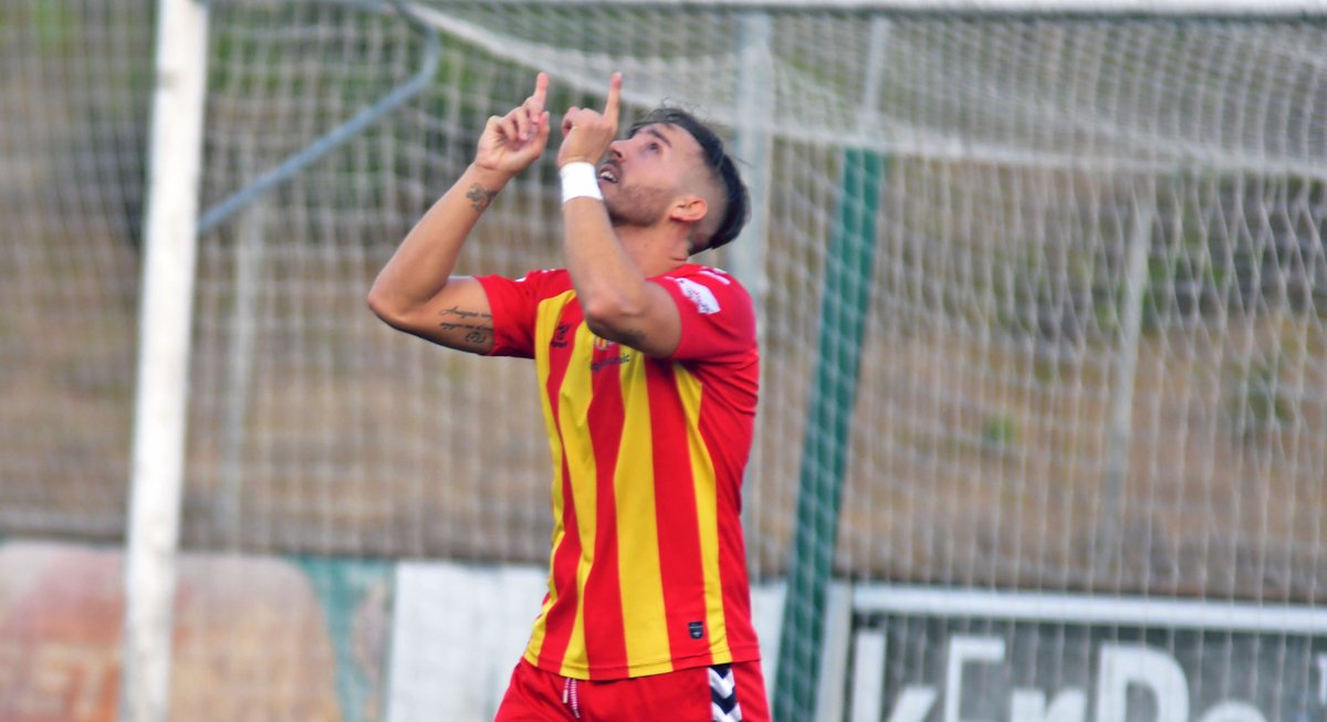 🙌 La sensació de veure porteria. Toro, ahir, va fer un doblet contra el Cornellà. Arrenca la segona setmana de pretemporada.

#Tornemalsorígens #Copacat