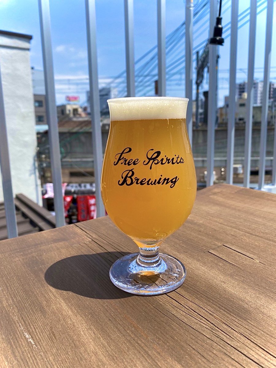 #新規開栓 
#FreeSpiritsBrwing #CrystalCove
ABV : 6.1％　IBU : 25 【IPA】
夏にピッタリ 軽めでありながら爽やかドライな仕上がり インディーホップのLuminosaとNuggetをメインでレモンやシトラスの爽やかさ
Naked Oatsを使用したことでクリーミーな香りを楽しめます   
#beerspaceontap