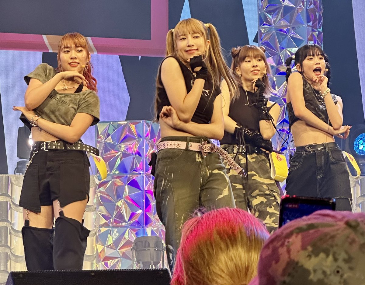 ymasFC4's tweet photo. GUMIちゃんにはTIFがよく似合う。オタクどもを睥睨するかの如く。イカしてる。
#onefive #TIF2023 #HEATSTAGE https://t.co/htzNWyVGJL