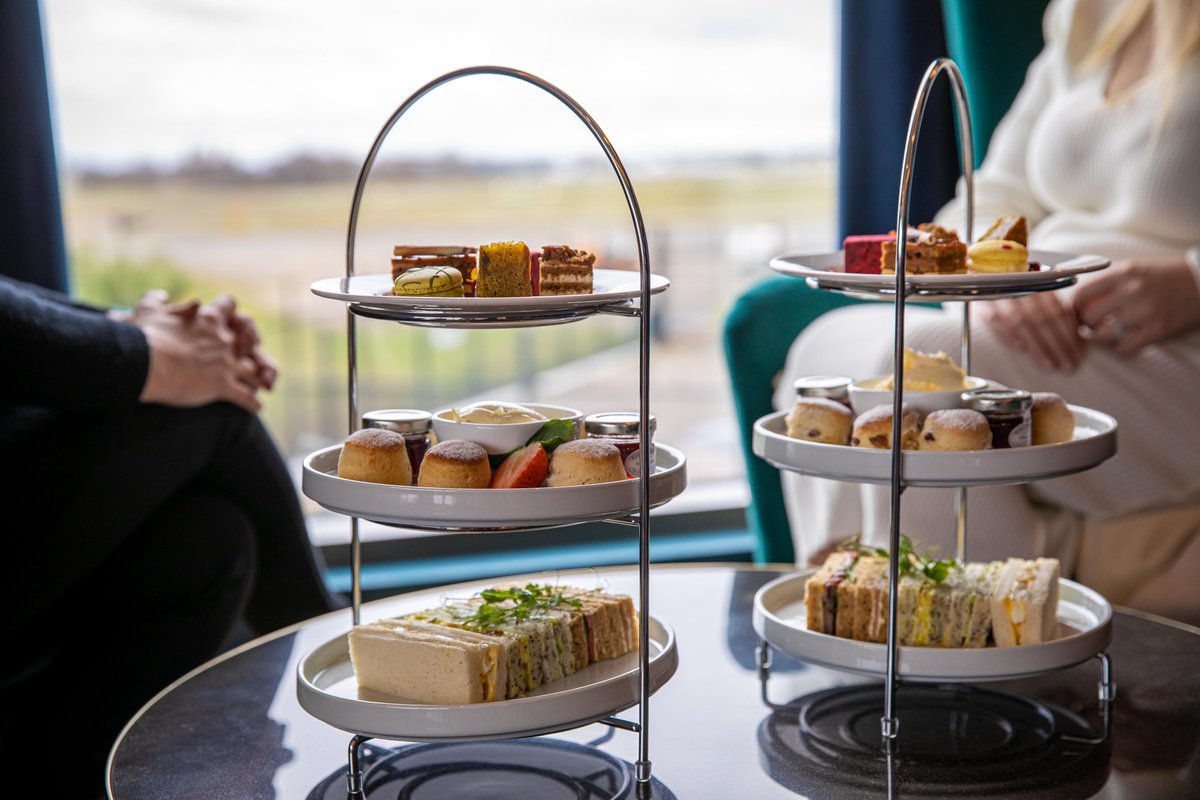Celebrate #AfternoonTeaWeek and indulge with a world-class afternoon tea in our stylish bar &amp; restaurant, The Approach, with excellent views across <a href="/LBH_Airport/">London Biggin Hill Airport</a>. For more info &amp; to book, visit our website ➡️ thelandinghotel.co.uk/bar-restaurant/ #AfternoonTea #London #Bromley