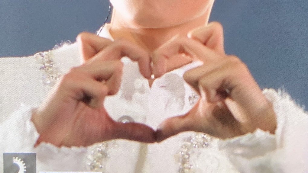 jjyuserotonin's tweet photo. juyeon and his cat hearts 🐱 https://t.co/zEhHVC8T3M