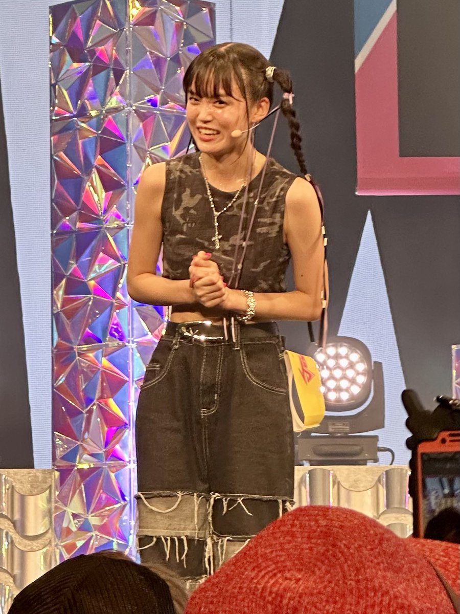 ymasFC4's tweet photo. 右に左にファンサそよ #onefive_SOYO
#onefive #TIF2023 #HEATSTAGE https://t.co/wNzHVVmbry