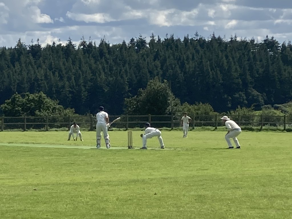 Day 7 of tour and a few tourists are starting to flag but a great game against @CcChulmleigh saw a narrow victory. 
Chulmleigh 167 (C. Turnill 3-5, R. Montgomerie 3-23)
Strollers 169-4 (G. Lane 40, C. Turnill 3-23)

Today sees us heading to @ClubLynton to face Devon Dumplings