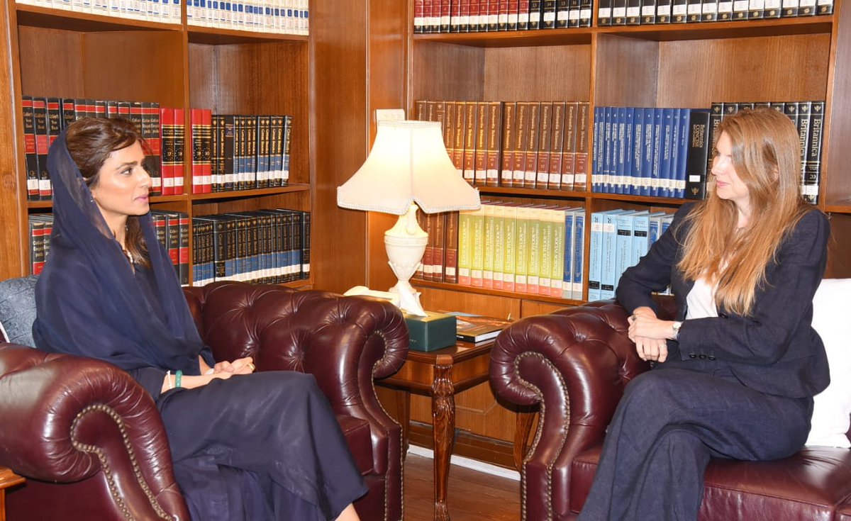 MOS @HinaRKhar received newly appointed HC of 🇬🇧 to 🇵🇰 @JaneMarriottUK - welcomed HC & assured full support - reaffirmed close 🇵🇰🇬🇧 ties - expressed intent to elevate bilat coop, esp in trade, investment, climate change & ppl to ppl contacts - stressed imp of high level visits